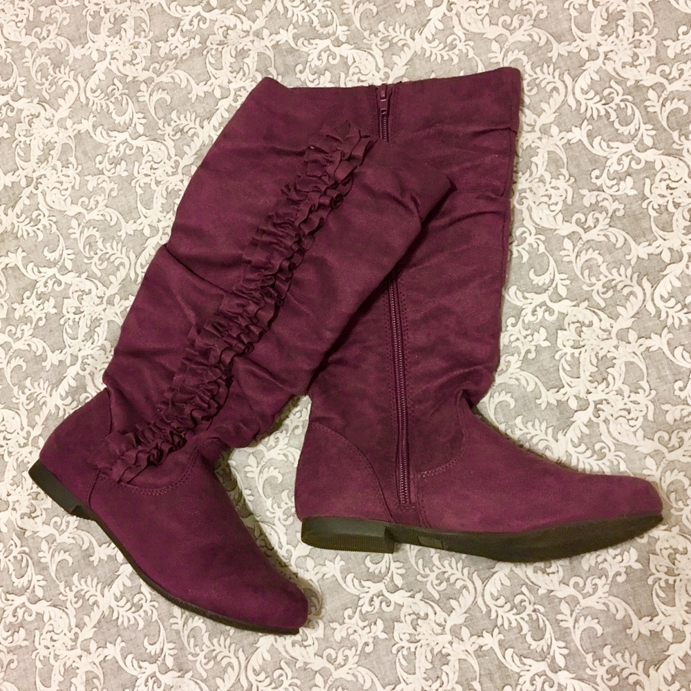 Purple Faux Suede Slouchy Boots w Ruffle sz Y3/W5